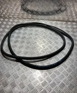 Suzuki SX4 S-Cross Front door rubber seal PK21005