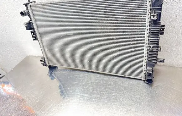 Opel Insignia B Coolant radiator 84208036 GT134002