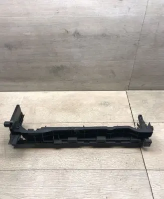 Mercedes-Benz E W213 Radiator mount bracket A0995042000 10140573 10140579