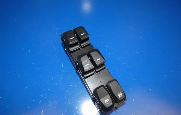 Hyundai ix35 Electric window control switch 93570-2Y970 935702Y9709P