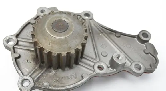 Ford Focus Water pump 26739300
