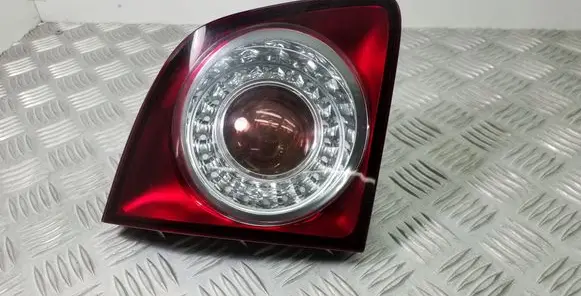 Volkswagen Golf Plus Tailgate rear/tail lights 5M0945093S