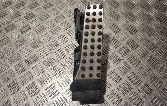 Mercedes-Benz C W205 Accelerator throttle pedal A2C73661103