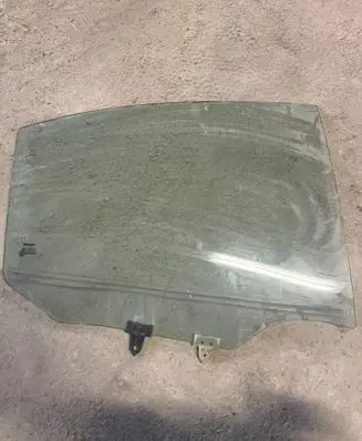 Nissan Primera Rear door window glass