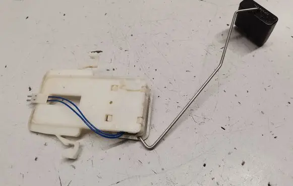Mercedes-Benz SLK AMG R172 Fuel level sensor A1715420617