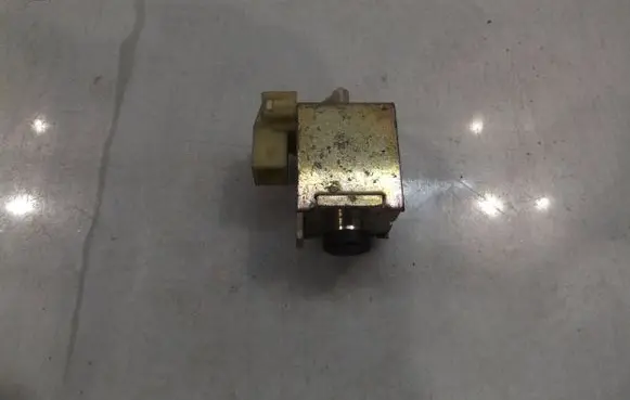 Audi A4 S4 B6 8E 8H Turbo solenoid valve 40E90528A05