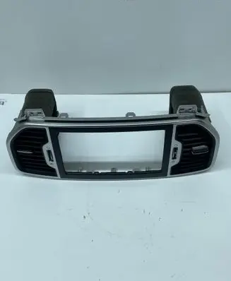 KIA Sportage Dash center air vent grill 84740F14200 U14496B