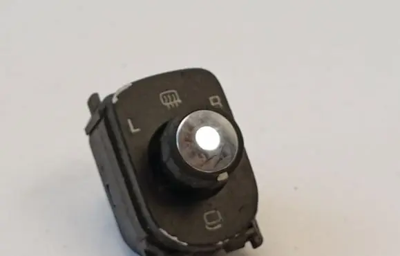 Volkswagen Touareg I Wing mirror switch 7L6959565E