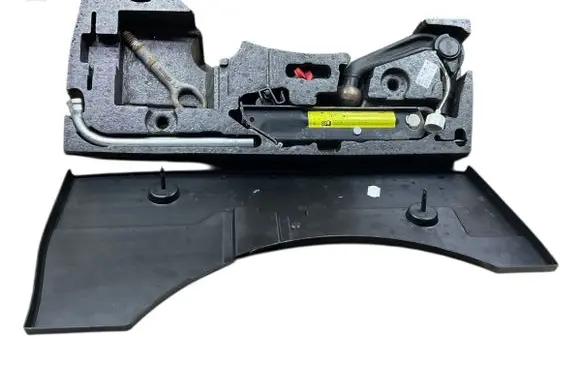 Volkswagen PASSAT B6 Tool box 3C0803882 3C5012115C 1T0805615