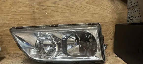 Volvo S40, V40 Headlight/headlamp 10061