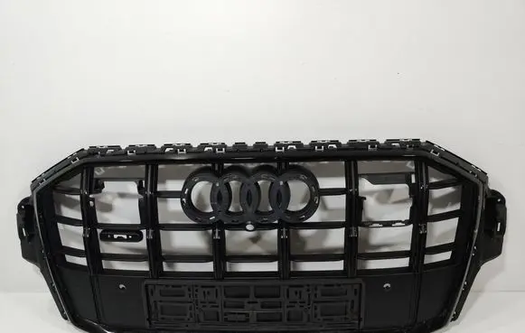Audi Q7 4M Front bumper upper radiator grill 4M0853651