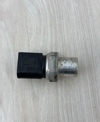 Audi A4 S4 B8 8K Air conditioning (A/C) pressure sensor 4H0959126 105324 801648