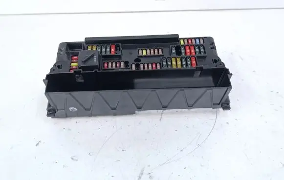 BMW 5 F10 F11 Fuse module 9252815