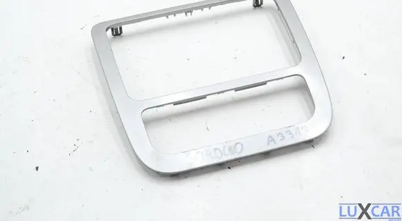 Volkswagen Scirocco Radio/GPS head unit trim 1Q0858069H