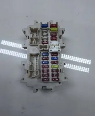 Nissan Navara D40 Fuse module 1052918