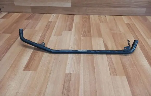 Volkswagen Touareg I Engine coolant pipe/hose 07Z121065D 07Z121064A