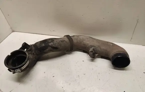 Air intake hose/pipe