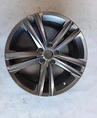 R16 alloy rim