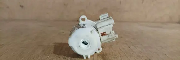 Toyota Yaris Ignition lock contact 