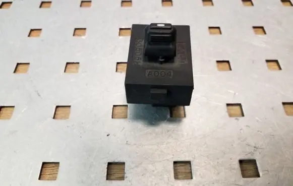 Jeep Grand Cherokee (WJ) Electric window control switch 56042057