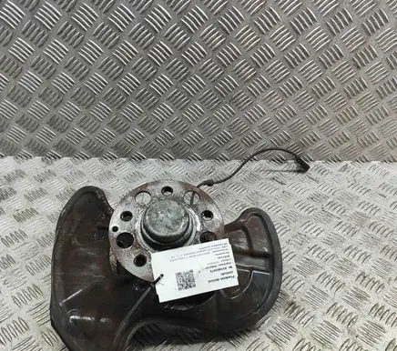 Mercedes-Benz E A207 Front wheel hub A2043320201