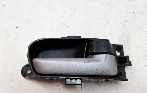 Suzuki Grand Vitara II Rear door interior handle