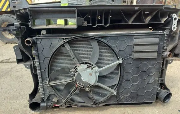 Volkswagen Tiguan Radiator support slam panel 5N0010607A