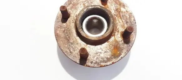 Nissan Primera Rear wheel hub