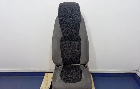 AC 428 Front passenger seat 5010640568
