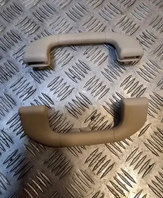 Mercedes-Benz E W212 Front interior roof grab handle A204100051
