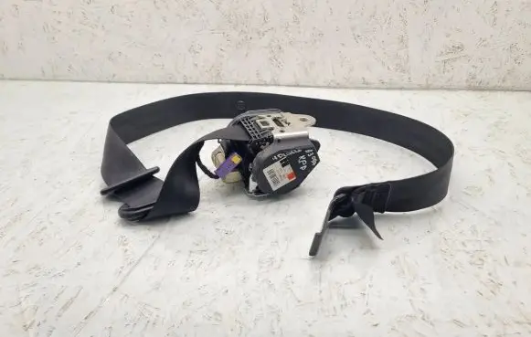 Audi A3 S3 8P Front seatbelt 8P4857705E