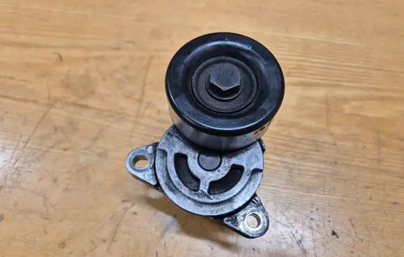 Hyundai Sonata Power steering belt tensioner 22515A0854