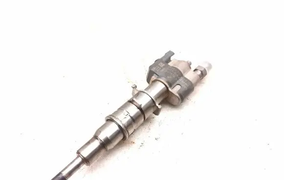 BMW 3 E90 E91 Fuel injector 7589048 758904809