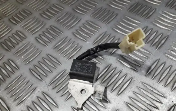 Toyota Avensis T250 Sensor 9008088002 90080-88002