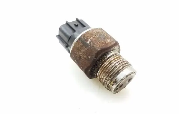 Fuel pressure sensor