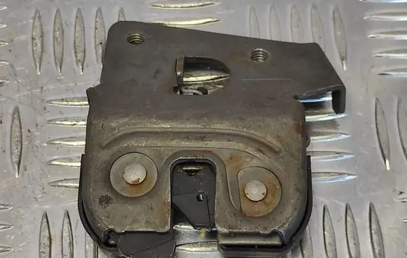 BMW 5 E60 E61 Seat back rest lock catch 52207112864
