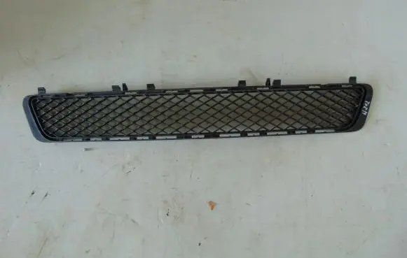Mercedes-Benz E W212 Front bumper lower grill A2128850523
