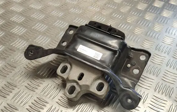 Volkswagen Golf VII Engine mount bracket 5Q0199555T