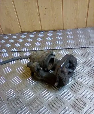 Volkswagen Golf IV Front brake caliper