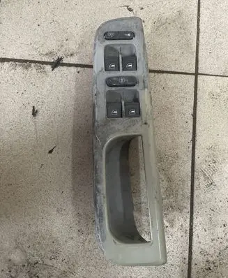 Volkswagen PASSAT B5 Electric window control switch