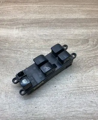 Subaru Legacy Electric window control switch 83071AE020