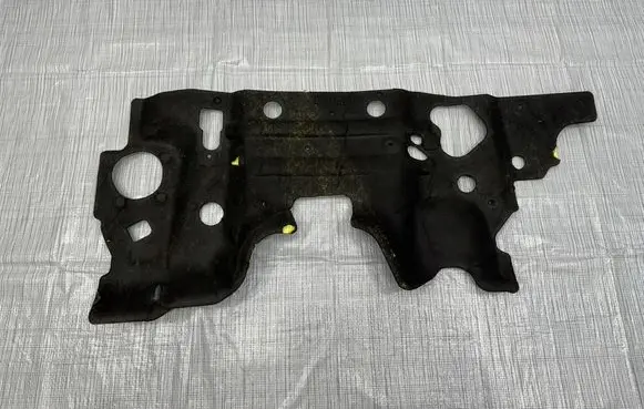 Mercedes-Benz X-class W470 Exhaust heat shield 678105XD1A