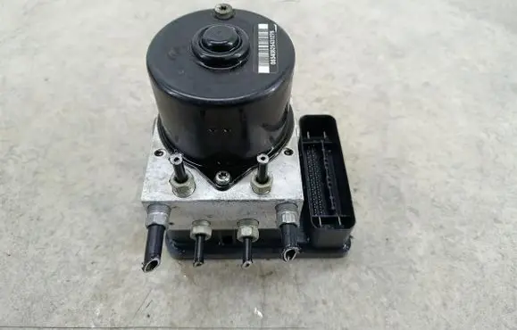 Volvo C30 ABS Pump 