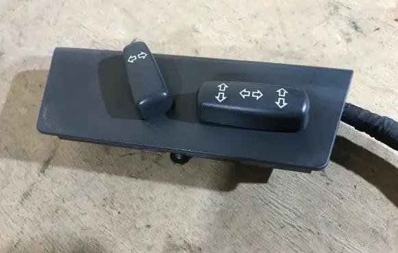 Volvo S60 Seat control switch 8622019 01W304