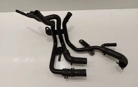 Engine coolant pipe/hose