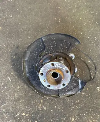 BMW X5 E70 Rear wheel hub 6770983