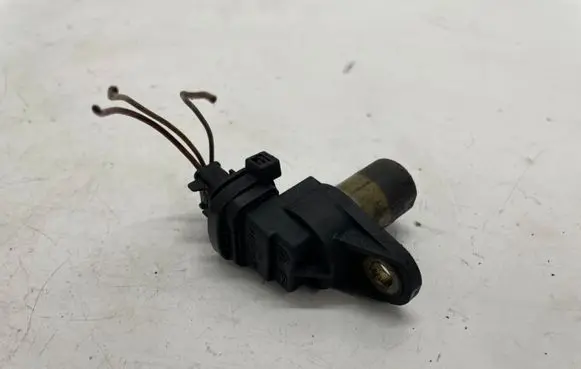 Mercedes-Benz E W210 Camshaft position sensor A0031539728