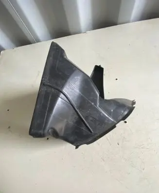 BMW X1 F48 F49 Intercooler air channel guide 51747342 9677784