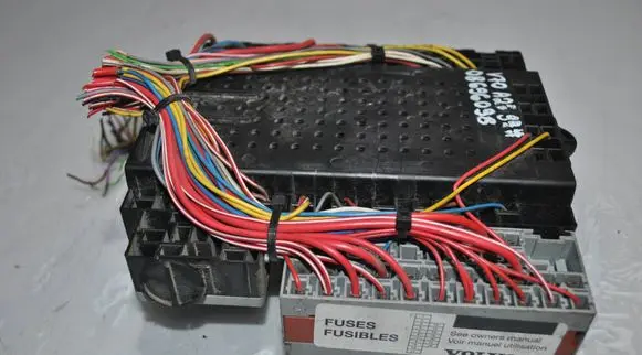 Volvo V70 Fuse module 08696098 08696040