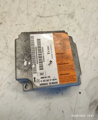 Mercedes-Benz ML W163 Airbag control unit/module A1635422718